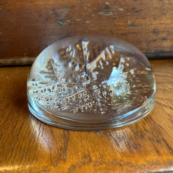 Cristal Snowflake Paperweight Made in France Clear Glass Heavy Weight Domed ❄️ - Picture 4 of 8